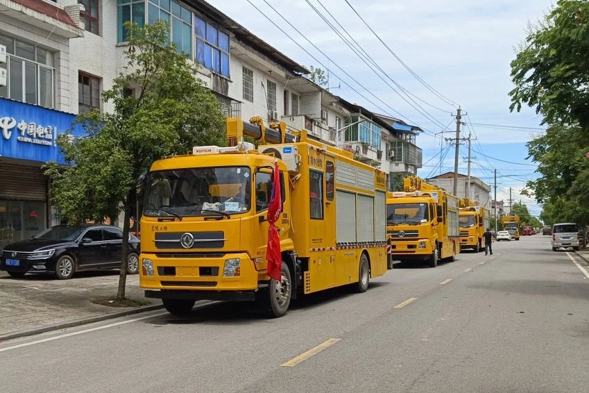 连续奋战又出发 公海彩船环境紧急驰援湘潭涓水决口